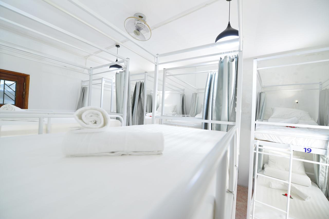 Pillow Backpacker Hostel (Adults Only) Hanoi Exterior foto